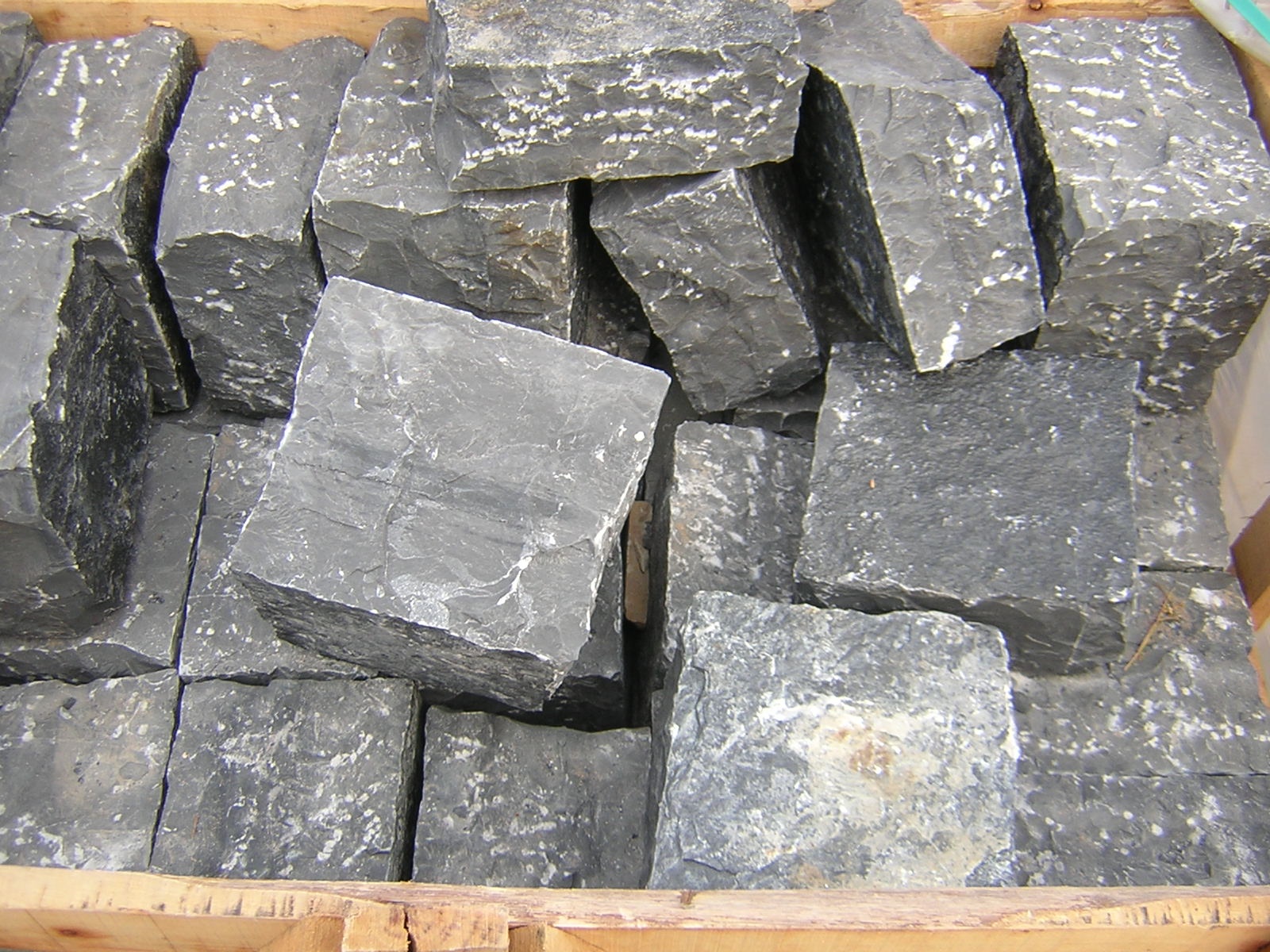 RivestimentoLario stone